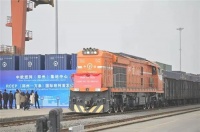 中老铁路（郑州—万象）国际货运列车首发 助力陶瓷制品等走出国门