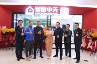 绿盾中天|西安旗舰店十周年重装开业 以窗为名 向美而生