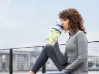 摩飞便携榨汁桶新品上市，果汁鲜榨＆快乐补水２ｉｎ１，解锁畅饮新姿势！