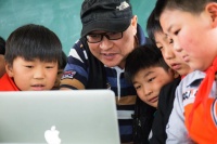 向美而行 立邦「为爱上色」携手艺术家秋添用美的教育为孩子们绘出鸿鹄天地