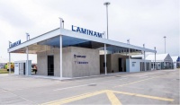 三翼鸟x LAMINAM写就「全岩厨房」新答案，嵌入式厨居打破空间定义高级感厨房