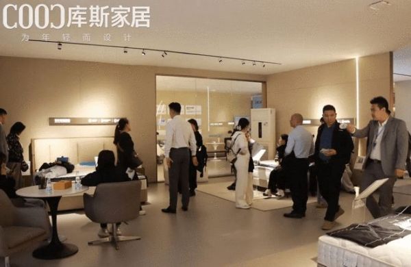 库斯家居「国补+企补」双buff叠加亮相龙江家具展，经销商签约热潮来袭！