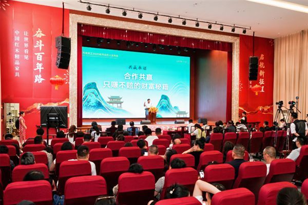 专访|巧夺天工红木陈树娟：揭秘高端红木“0压货”合伙人创富模式