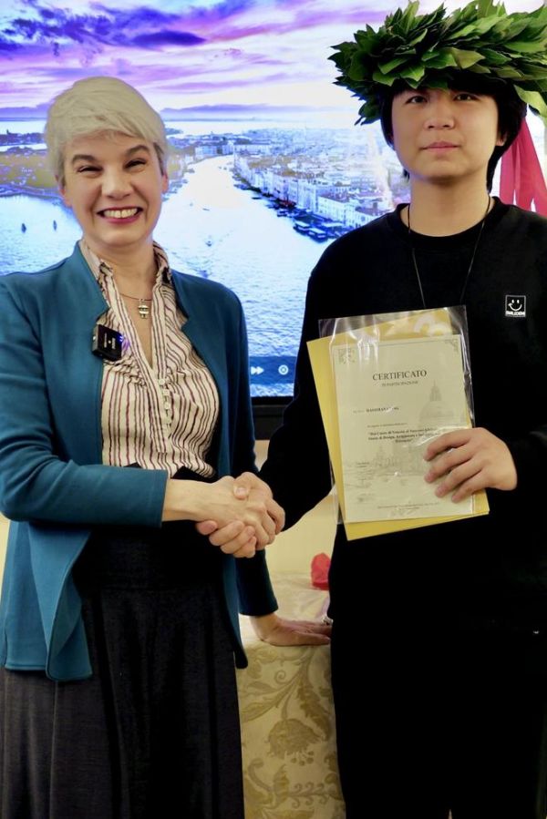 威尼斯设计周迎来最小艺术家： 14岁中国少年Gary宫浩展个人展成功举办