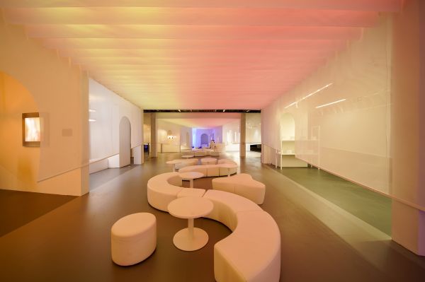 以SDL为驱动，OMA以“Light as Cloud”诠释空间与世界的桥梁.JPG