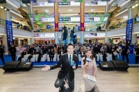 港星温兆伦助阵舒达惊折季，春日好眠正当时